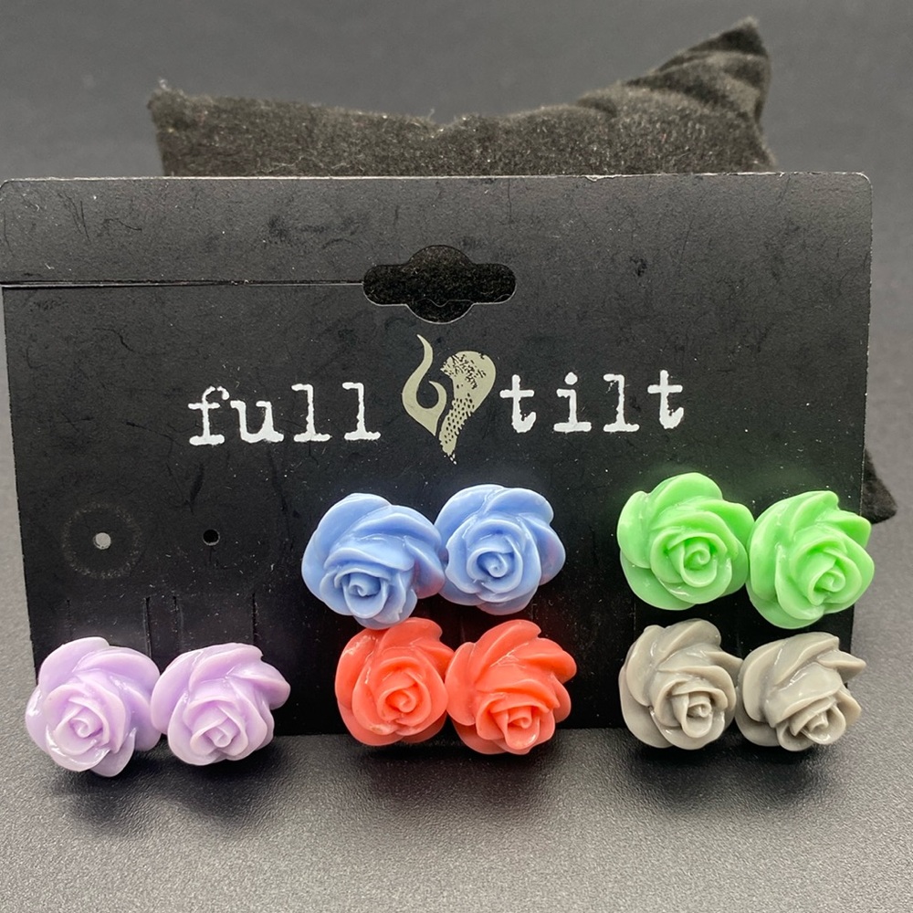 Item 584 Full Tilt Flower Earrings